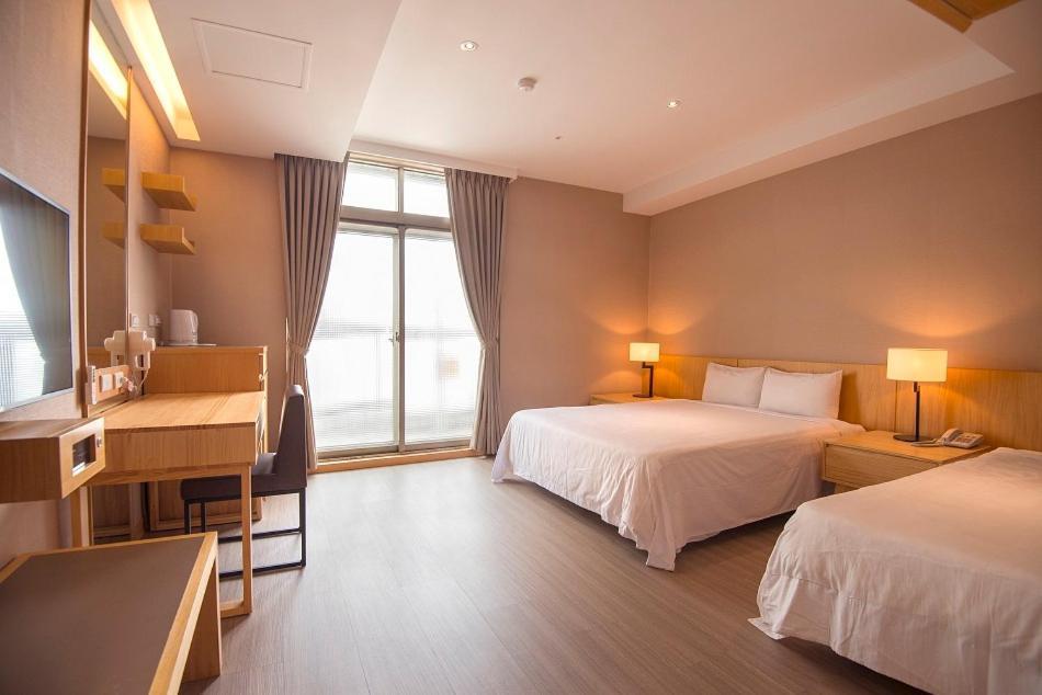 Asia Emperor Hotel Тайнань Экстерьер фото