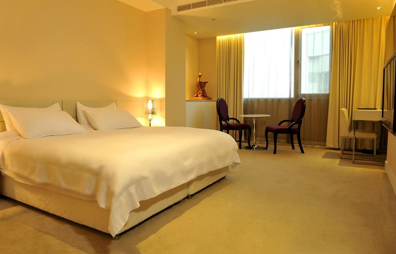 Asia Emperor Hotel Тайнань Экстерьер фото