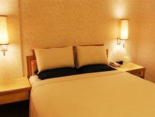 Asia Emperor Hotel Тайнань Экстерьер фото