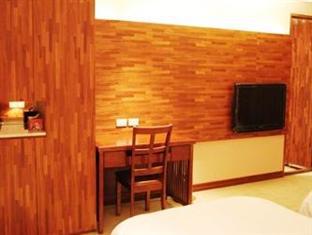 Asia Emperor Hotel Тайнань Экстерьер фото